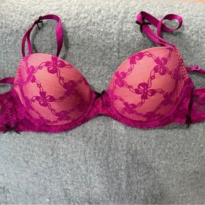 Like-New Betsey Johnson purple Fuschia bra with black ribbon bows! Size 34B